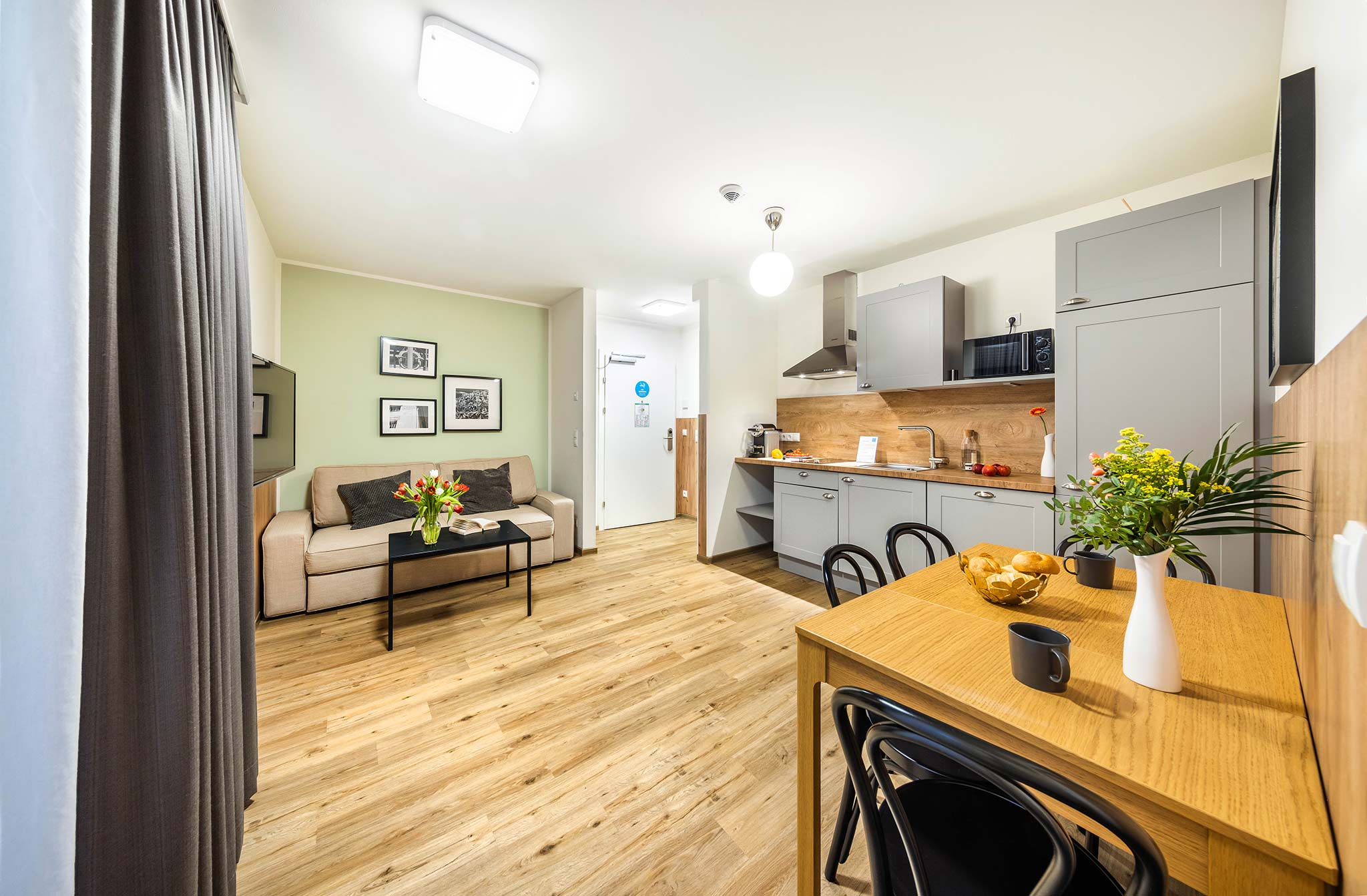 Deluxe 1-Bedroom Balcony