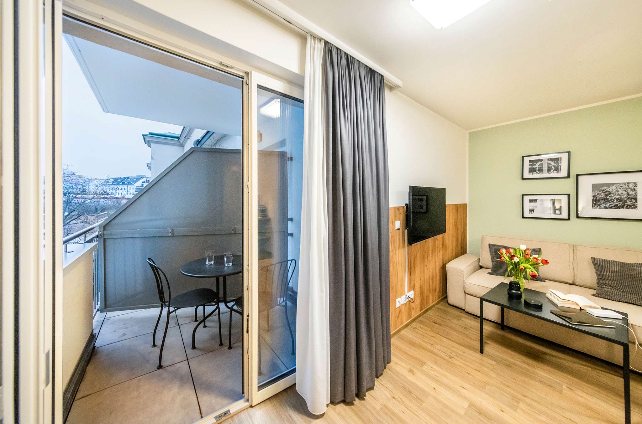 Deluxe 1-Bedroom Balcony